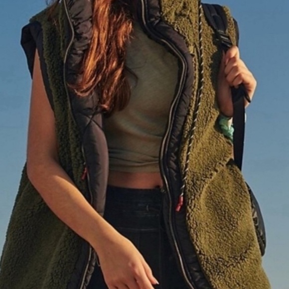 Free People Venture on reversible vest size small - Picture 3 of 15